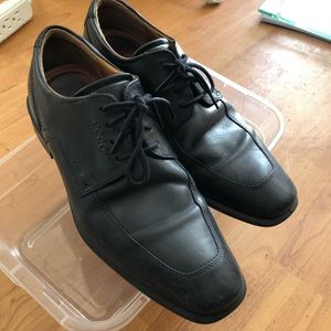 Ecco Calcun dress show size 42 black.